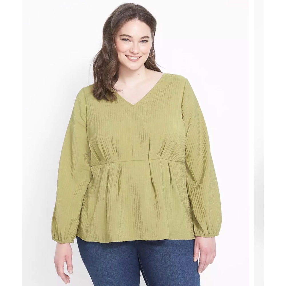 NEW WITH TAGS !! Lane Bryant V-Neck Peplum Top size 18